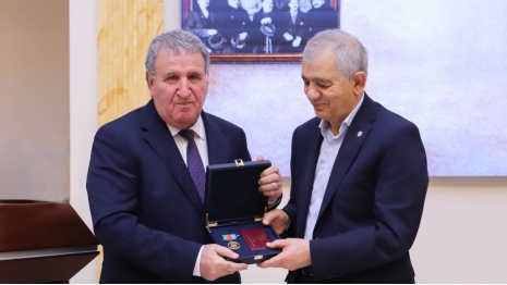Prof. Acad. Hamlet Isakhanli Awarded the Badge “80th Anniversary of the Azerbaijan National Academy of Sciences (1945–2025)”